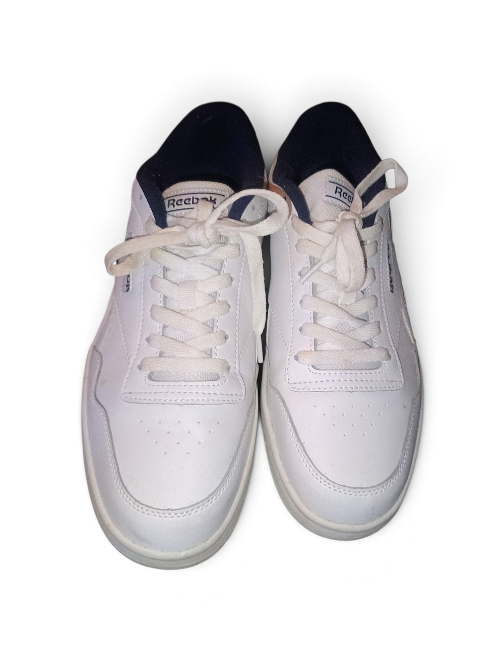 Reebok Men’s White Low-Top Sneakers with Black Collar